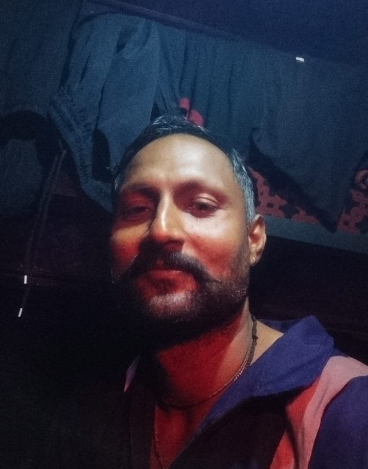Ambar Kumar Pande y
